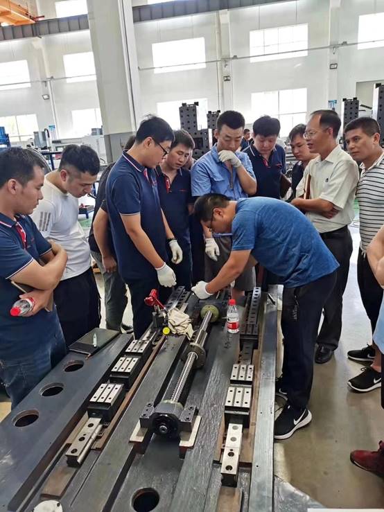 數(shù)控雕銑機,模具雕銑機,立式加工中心,石墨雕銑機-凱博數(shù)控 數(shù)控雕銑機,模具雕銑機,立式加工中心,石墨雕銑機-凱博數(shù)控